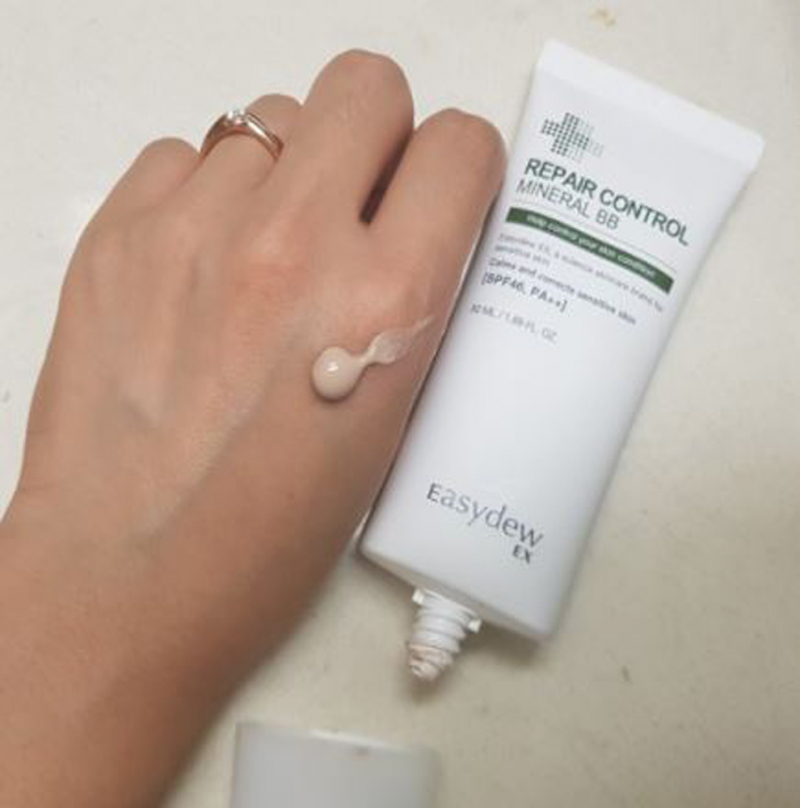 Kem chống nắng che khuyết điểm hoàn hảo Easydew Ex repair control mineral BB cream spf 45 pa++